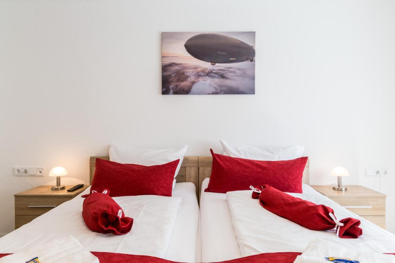 Apartment Eastside Mit 3 Zimmern Fur Bis Zu 5 Personen Mit Balkon Friedrichshafen Eksteriør bilde