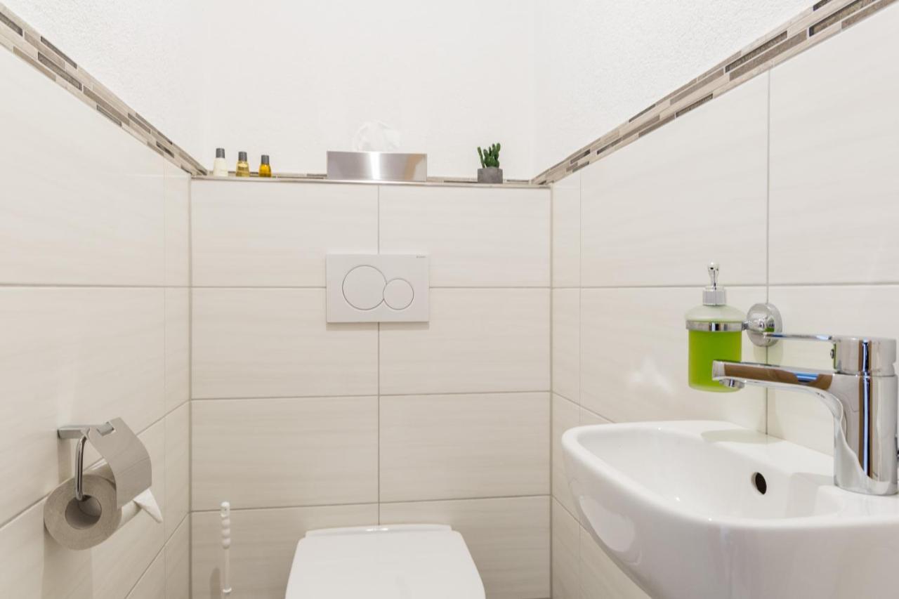 Apartment Eastside Mit 3 Zimmern Fur Bis Zu 5 Personen Mit Balkon Friedrichshafen Eksteriør bilde