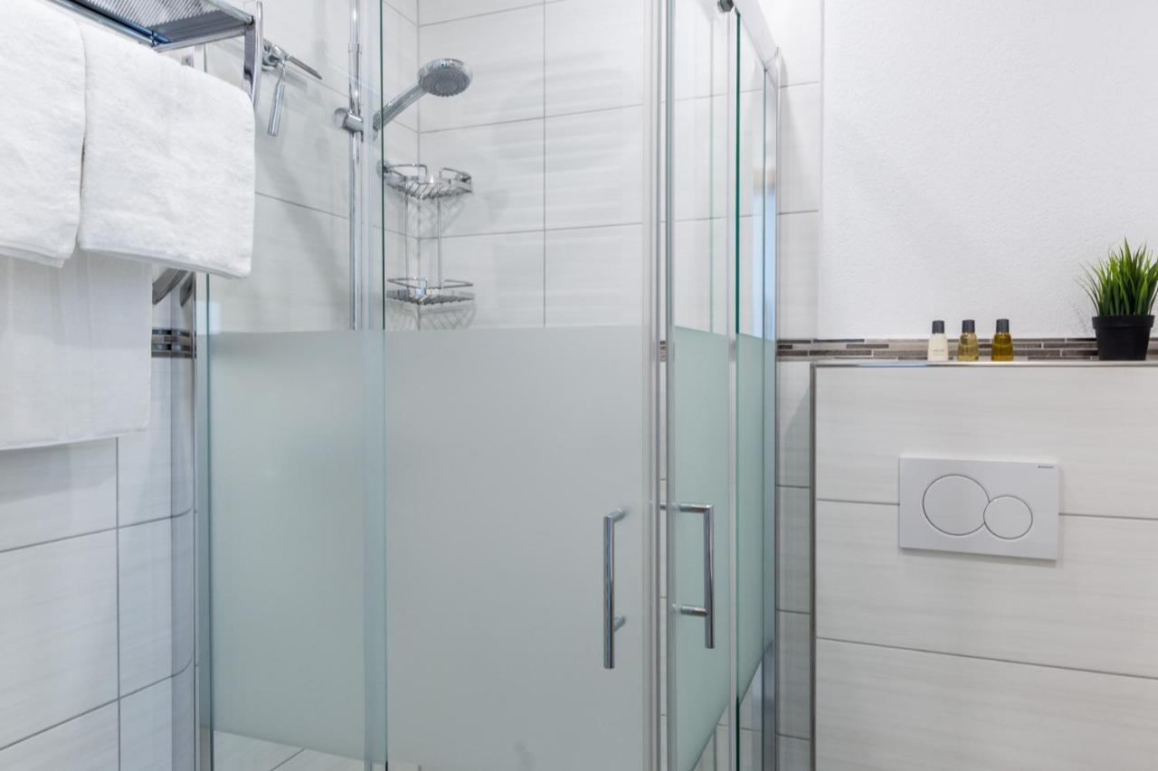 Apartment Eastside Mit 3 Zimmern Fur Bis Zu 5 Personen Mit Balkon Friedrichshafen Eksteriør bilde