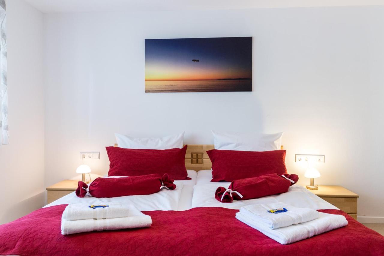 Apartment Eastside Mit 3 Zimmern Fur Bis Zu 5 Personen Mit Balkon Friedrichshafen Eksteriør bilde