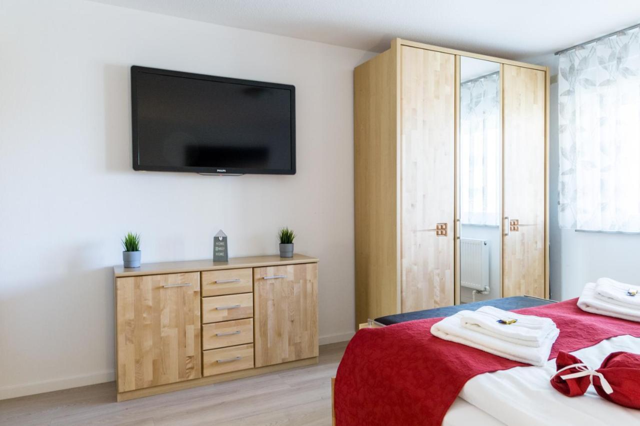 Apartment Eastside Mit 3 Zimmern Fur Bis Zu 5 Personen Mit Balkon Friedrichshafen Eksteriør bilde