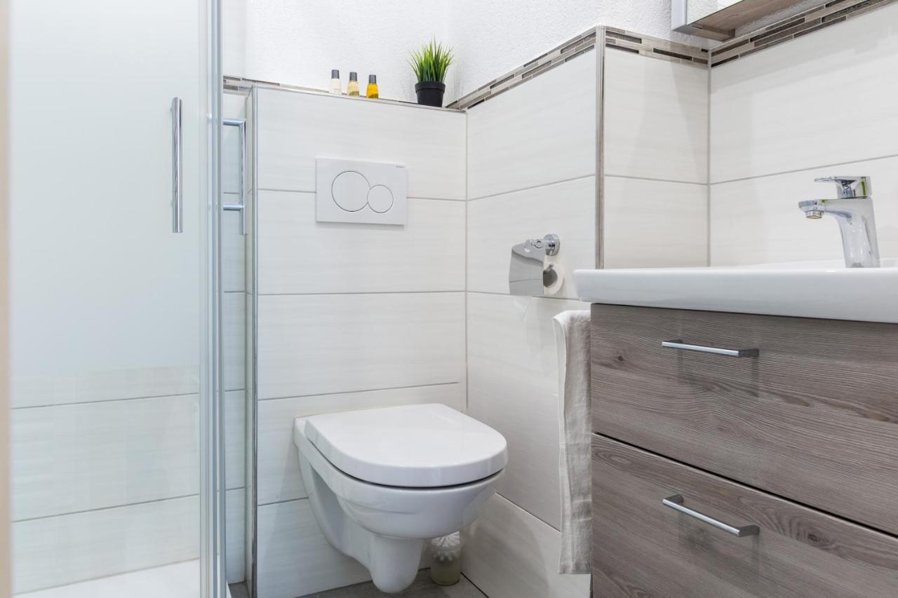 Apartment Eastside Mit 3 Zimmern Fur Bis Zu 5 Personen Mit Balkon Friedrichshafen Eksteriør bilde