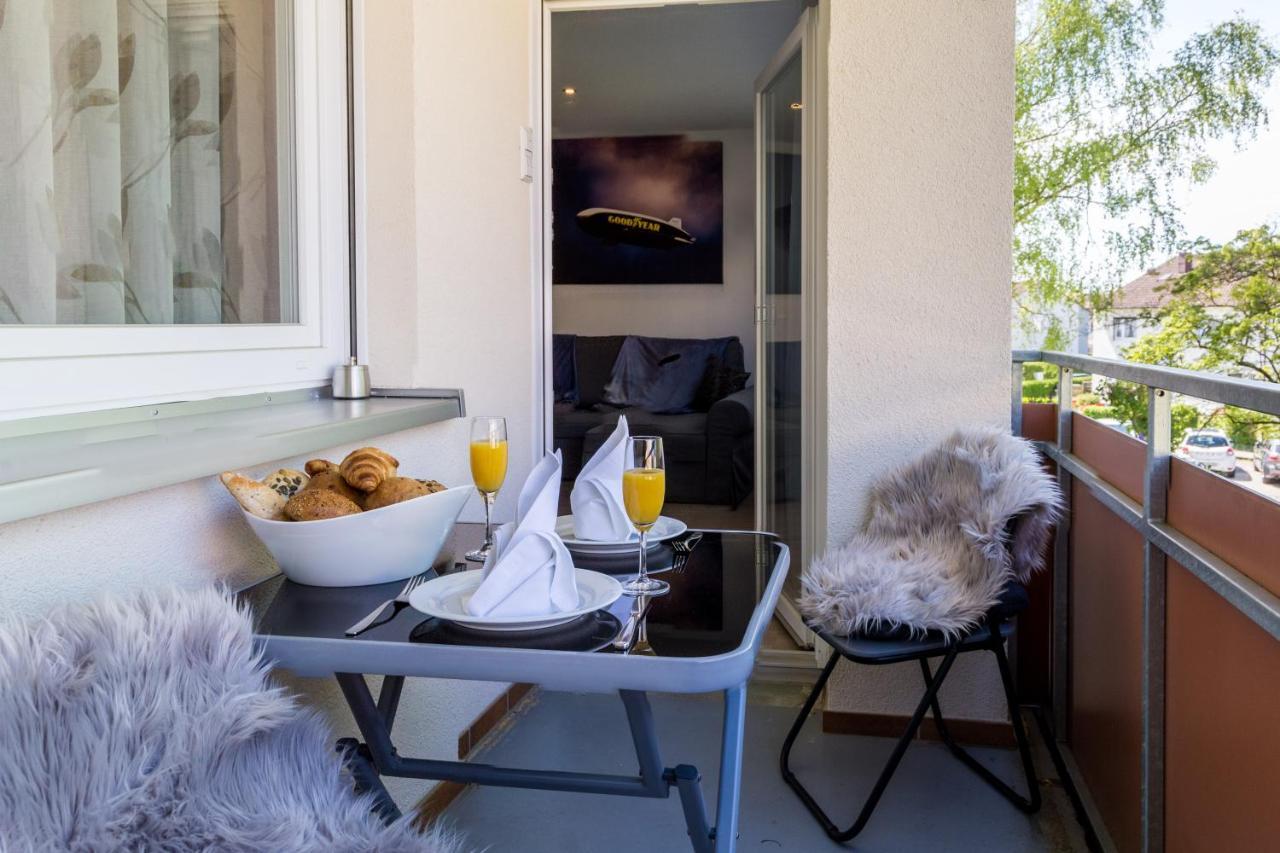 Apartment Eastside Mit 3 Zimmern Fur Bis Zu 5 Personen Mit Balkon Friedrichshafen Eksteriør bilde