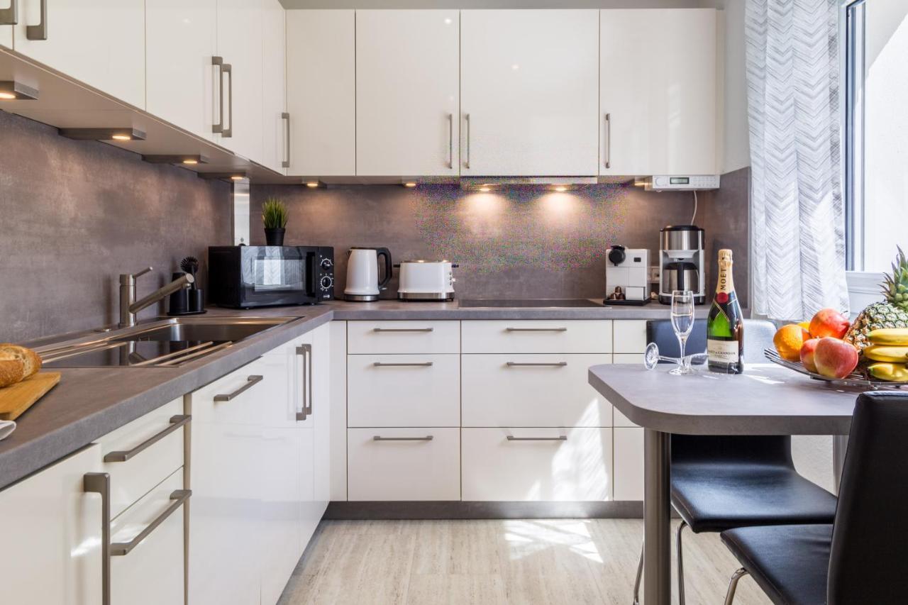 Apartment Eastside Mit 3 Zimmern Fur Bis Zu 5 Personen Mit Balkon Friedrichshafen Eksteriør bilde